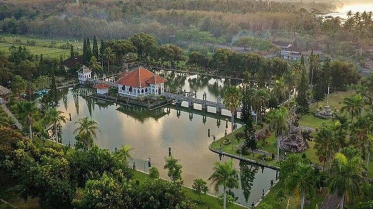 Candi Beach Resort & Spa